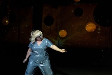 Tickets für Der Sturz der Kometen und der Kosmonauten am 04.02.2023 - Karten kaufen